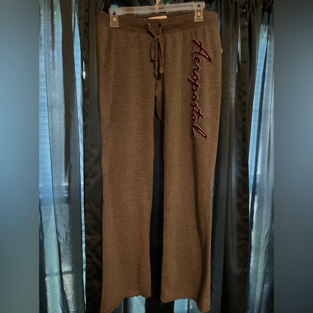 Grey Aeropostale sweatpants, Size L